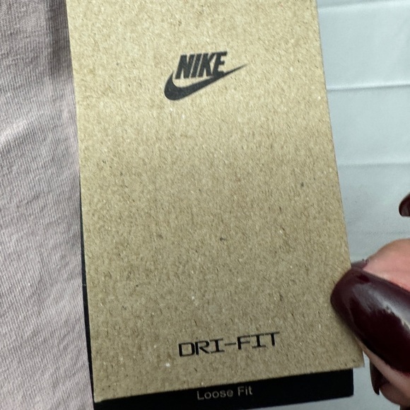 💎 Nike Sleeveless Loose Fit Top - Picture 5 of 10